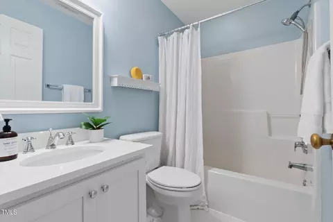 Bath - 19 Ringwood Ct, Durham, NC 27713 photo 7 of 8