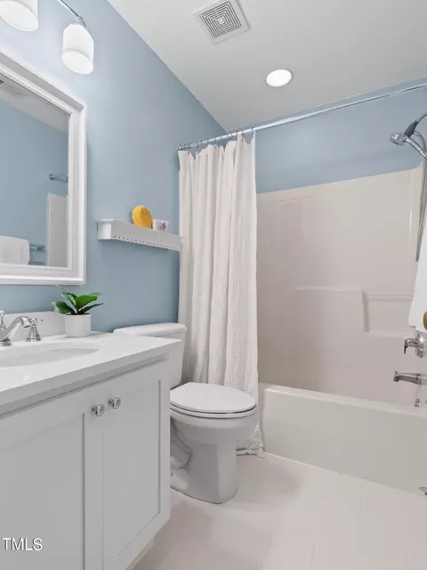 Bath - 19 Ringwood Ct, Durham, NC 27713 photo 8 of 8