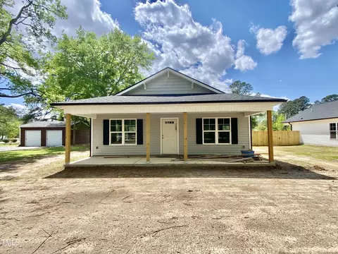 233 Jenkins St, Dunn, NC 28334