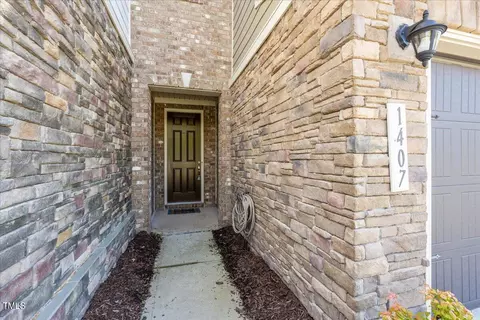 1407 Catch Fly Ln, Durham, NC 27713 photo 3