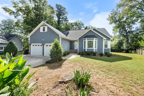 18 Governors Pl, Durham, NC 27705
