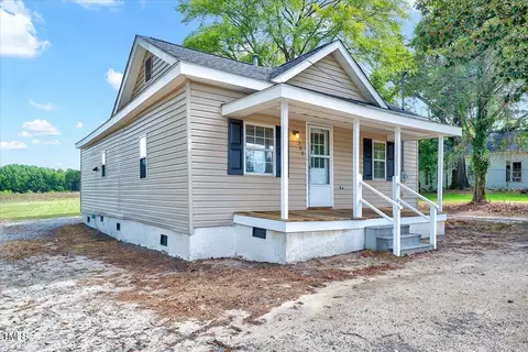 Exterior - 304 W Main St, Pine Level, NC 27568 photo 2 of 11