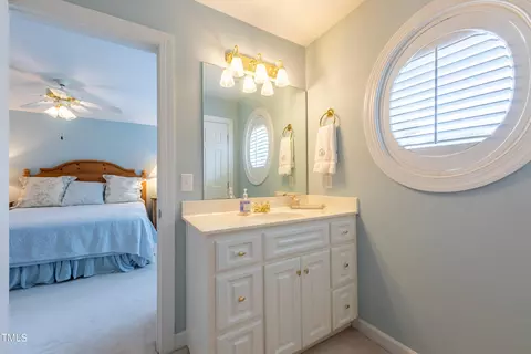 Bath - 103 Declair Ct, Cary, NC 27513 photo 5 of 6