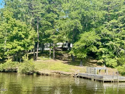 605 Hideaway Ln, Leasburg, NC 27291