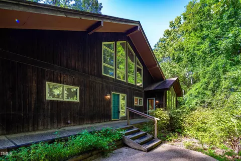 3701 Duxford Dr, Raleigh, NC 27614