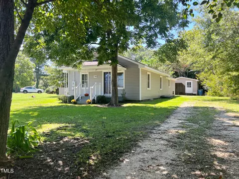 708 E Vance Street St, Dunn, NC 28334 photo 3