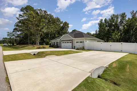 99 Redhawk Pl, Smithfield, NC 27577 photo 2