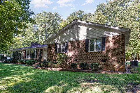 8204 Ashwood Dr, Raleigh, NC 27603