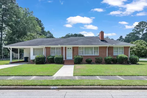 102 E Sanders St, Smithfield, NC 27577