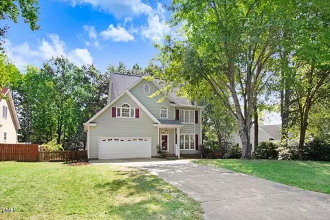 220 Sleepy Creek Dr, Clayton, NC 27520