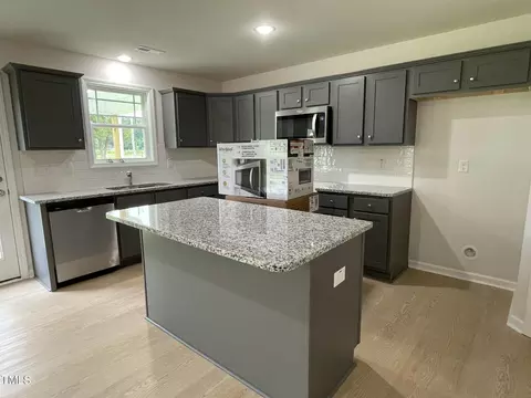 44 Lotus Ave, Smithfield, NC 27577 photo 3