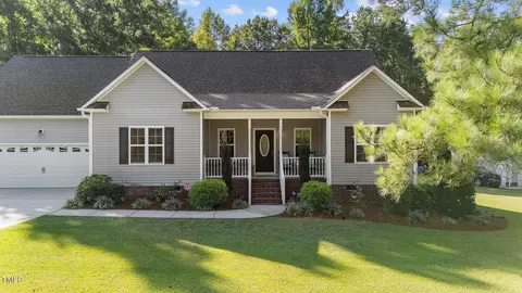 325 Cross Link Dr, Angier, NC 27501 photo 2