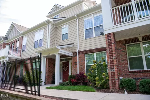 10330 Sablewood Dr #213, Raleigh, NC 27617