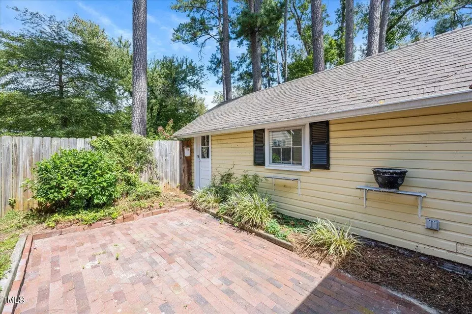 Exterior - 2800 Elgin St, Durham, NC 27704 photo 6 of 7