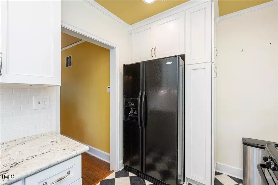 Kitchen - 2800 Elgin St, Durham, NC 27704 photo 3 of 4