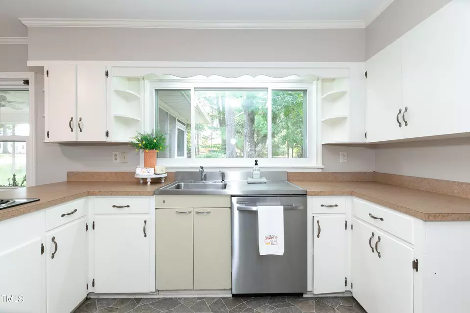 Kitchen - 901 W 6th St, Siler City, NC 27344 photo 2 of 7