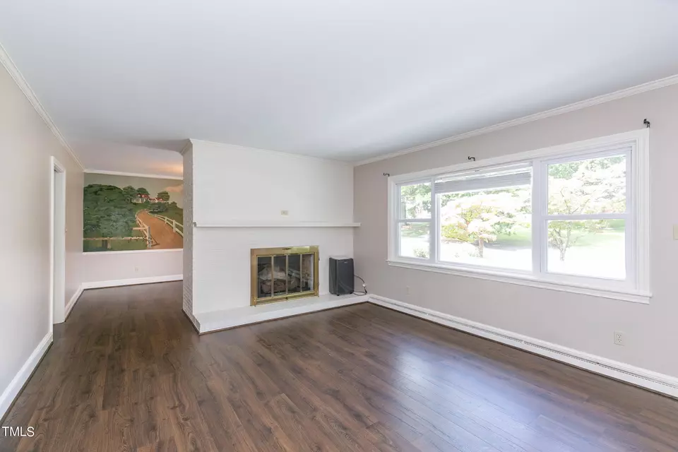 Living - 901 W 6th St, Siler City, NC 27344 photo 2 of 6