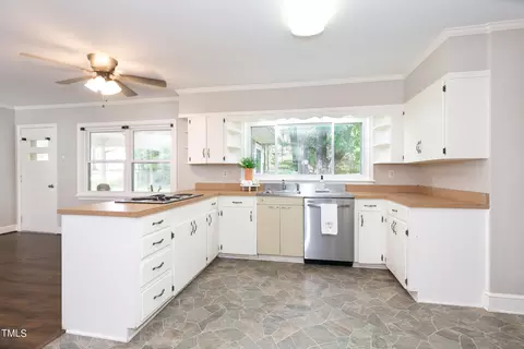 Kitchen - 901 W 6th St, Siler City, NC 27344 photo 1 of 7