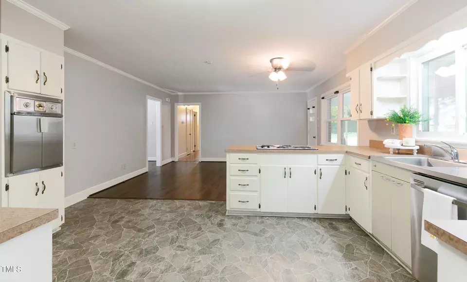 Kitchen - 901 W 6th St, Siler City, NC 27344 photo 3 of 7