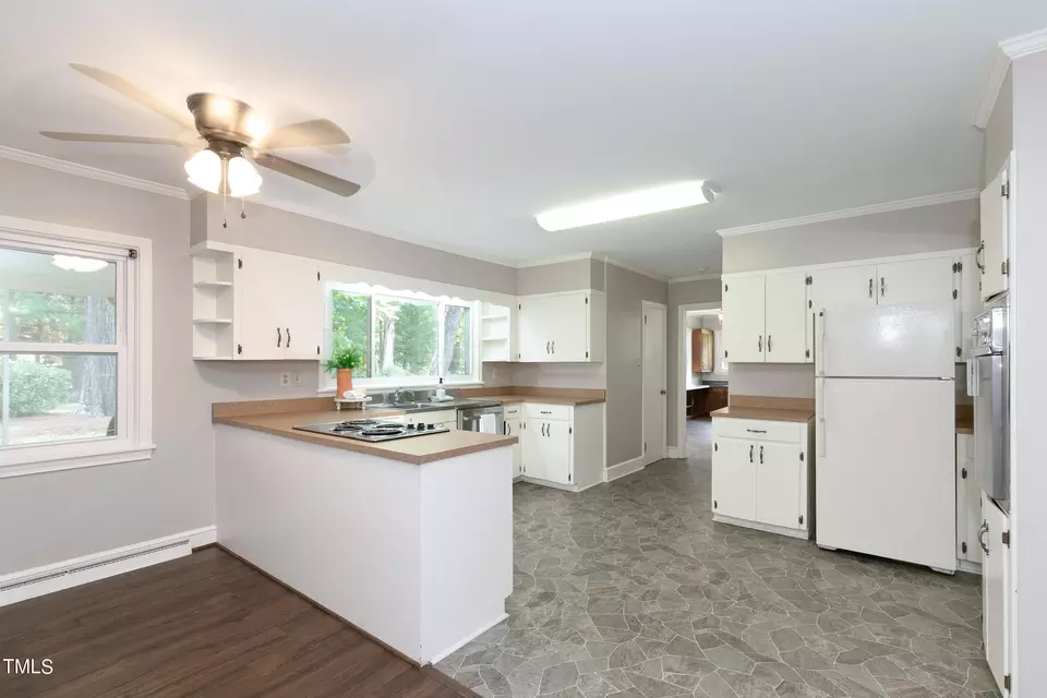 Kitchen - 901 W 6th St, Siler City, NC 27344 photo 5 of 7