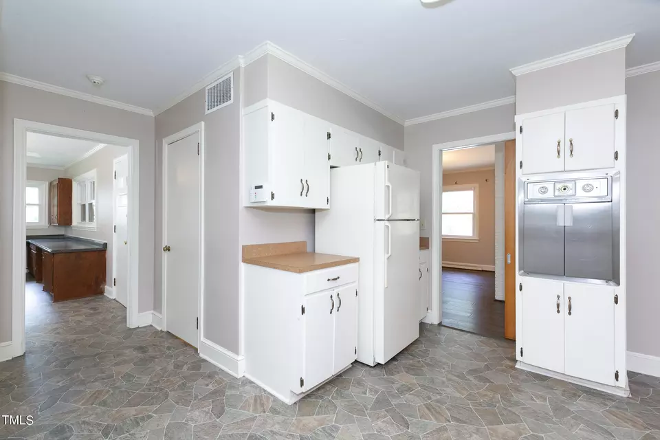 Entry Way - 901 W 6th St, Siler City, NC 27344 photo 1 of 2