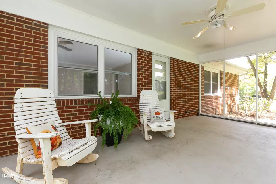 Exterior - 901 W 6th St, Siler City, NC 27344 photo 7 of 8