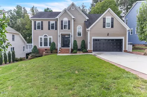 101 Summerglow Ct, Cary, NC 27513