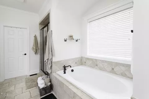Bath - 107 Oldefield Ln, Garner, NC 27529 photo 2 of 5