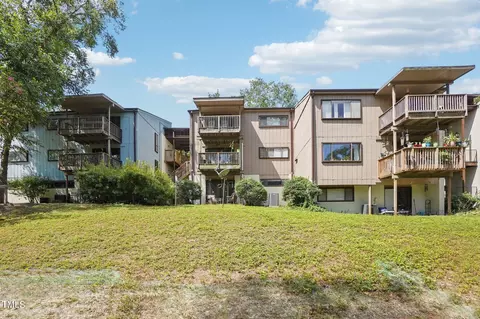 5104 Flint Ridge Pl, Raleigh, NC 27609