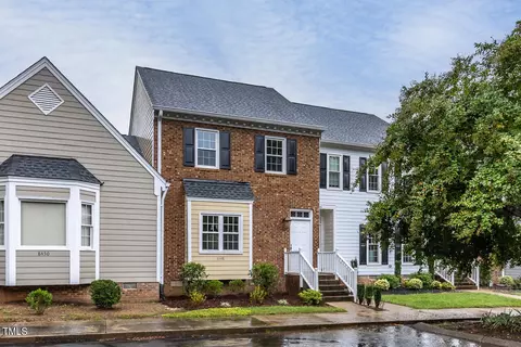 8448 Wycombe Ln, Raleigh, NC 27615