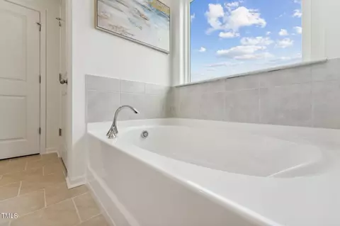 Bath - 41 N Buggy Dr, Benson, NC 27504 photo 4 of 4