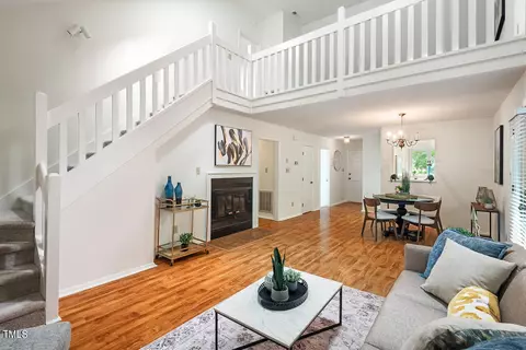 101 Essex Dr, Chapel Hill, NC 27514