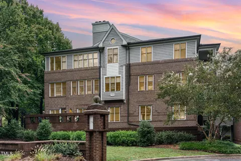 750 Washington St #305, Raleigh, NC 27605