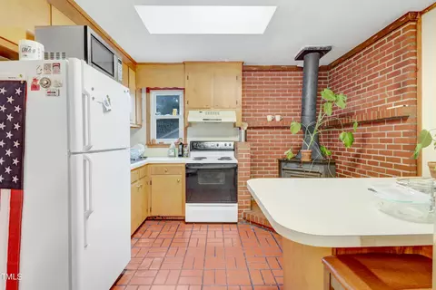 Kitchen - 9506 Kennebec Rd, Willow Spring, NC 27592 photo 4 of 5