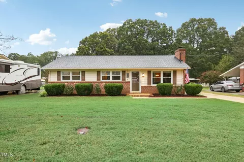 1310 Pineview Dr, Garner, NC 27529