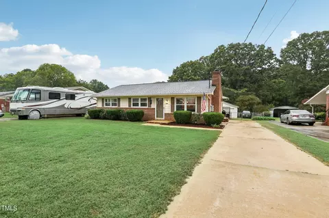 1310 Pineview Dr, Garner, NC 27529 photo 4