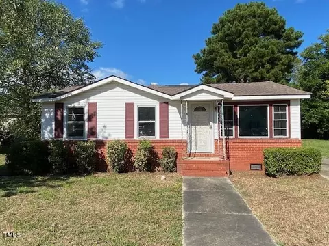 907 Edgerton St, Dunn, NC 28334