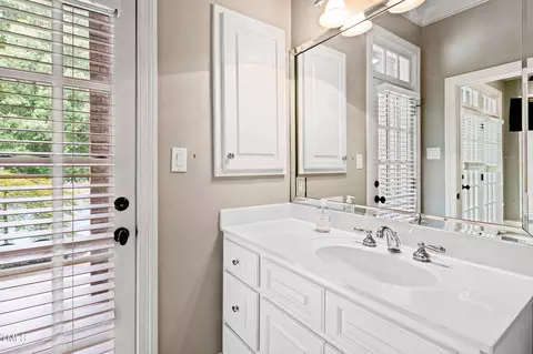 Bath - 231 Devonbrook Ln, Cary, NC 27518 photo 6 of 8