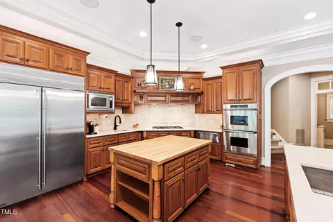 Kitchen - 231 Devonbrook Ln, Cary, NC 27518 photo 5 of 8