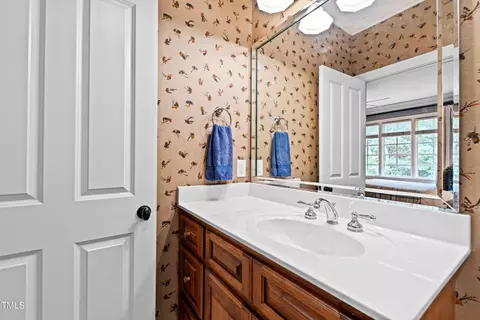Bath - 231 Devonbrook Ln, Cary, NC 27518 photo 2 of 8