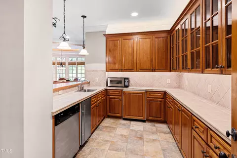 Kitchen - 231 Devonbrook Ln, Cary, NC 27518 photo 8 of 8