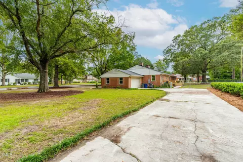 501 Cherry St, Selma, NC 27576 photo 37