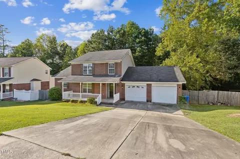 408 Chester Lake Pl, Fayetteville, NC 28301