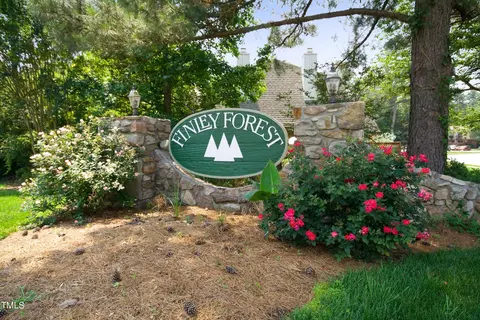 102 Finley Forest Dr, Chapel Hill, NC 27517