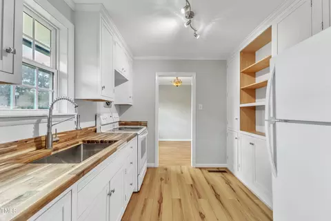 909 Forest Dr, Garner, NC 27529 photo 9