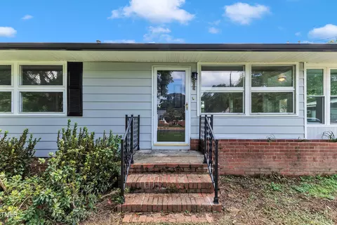 909 Forest Dr, Garner, NC 27529 photo 2