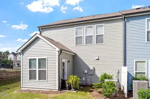 Exterior - 502 Vassar Dr, Durham, NC 27713 photo 3 of 4