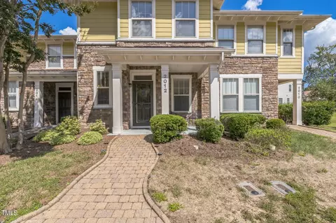 2012 Freeport Dr, Cary, NC 27519 photo 2