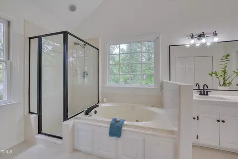 Bath - 6 Placid Ct, Durham, NC 27713 photo 3 of 4