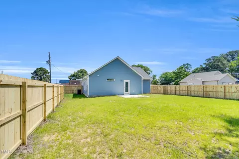 Exterior - 306 E Godwin St, Dunn, NC 28334 photo 5 of 8